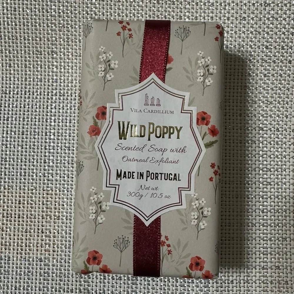 Vila Cardillium Wild Poppy Scented Soap with Oatmeal Exfoliant 1 Bar
